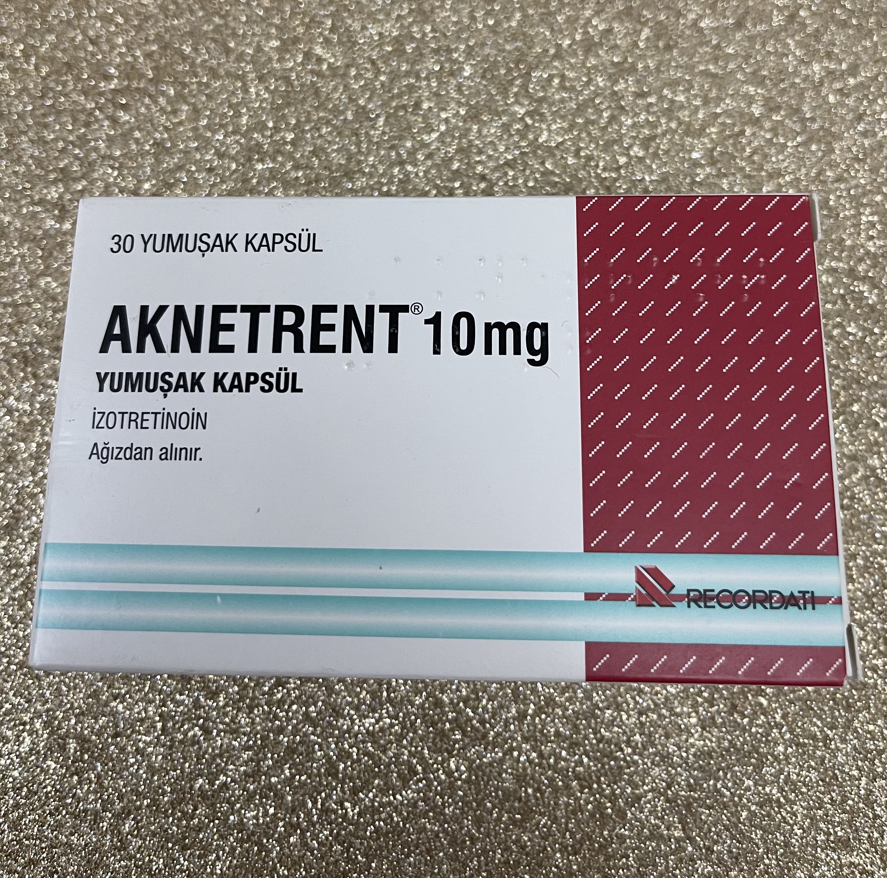 قرص راکوتان ایزوترتینوئین برند آکنوترن AKNETRENT10mg